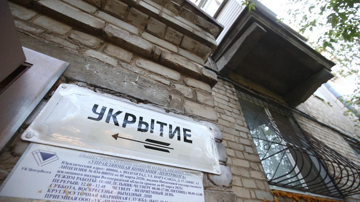 Колготкидегі әйелдердің порносында Сақтанып, бір қыздың ішіне кірді