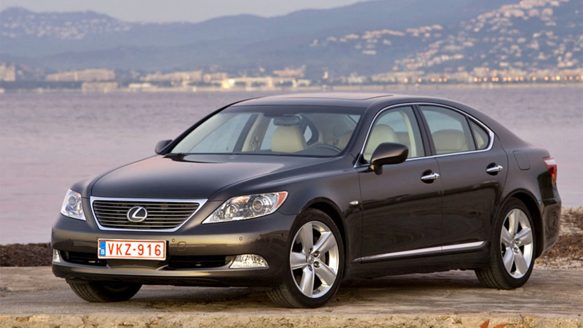 Lexus LS 460 признан 