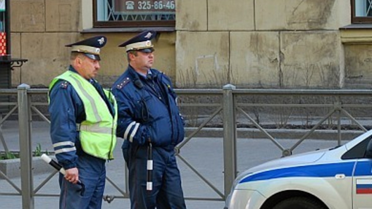 В Ленобласти водители, попавшие в ДТП, ждали сотрудников ГИБДД 11 часов —  РБК