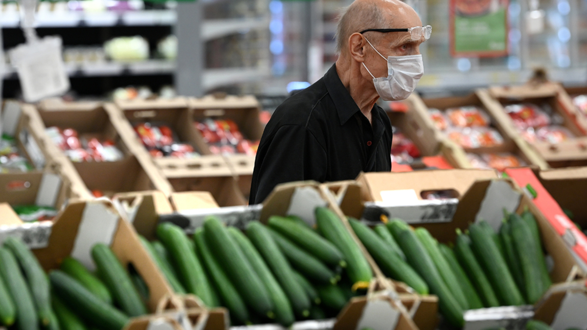 «СберМаркет» назвал топ-3 категории продуктов, которые покупают россияне —  РБК