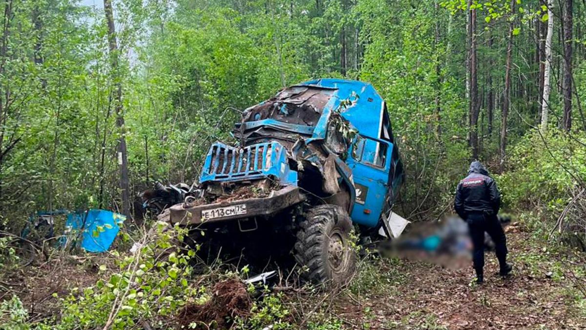 Число пострадавших в ДТП с машиной вахтовиков в Забайкалье выросло до 35 —  РБК