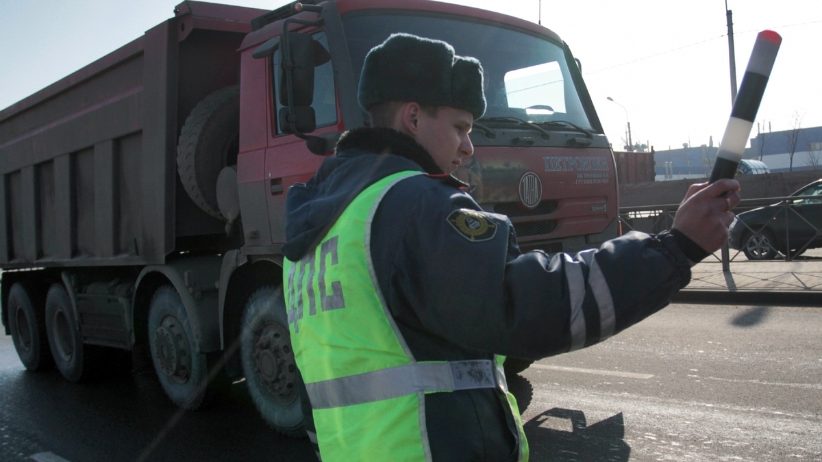 Просушка дорог ограничит движение под Петербургом — РБК