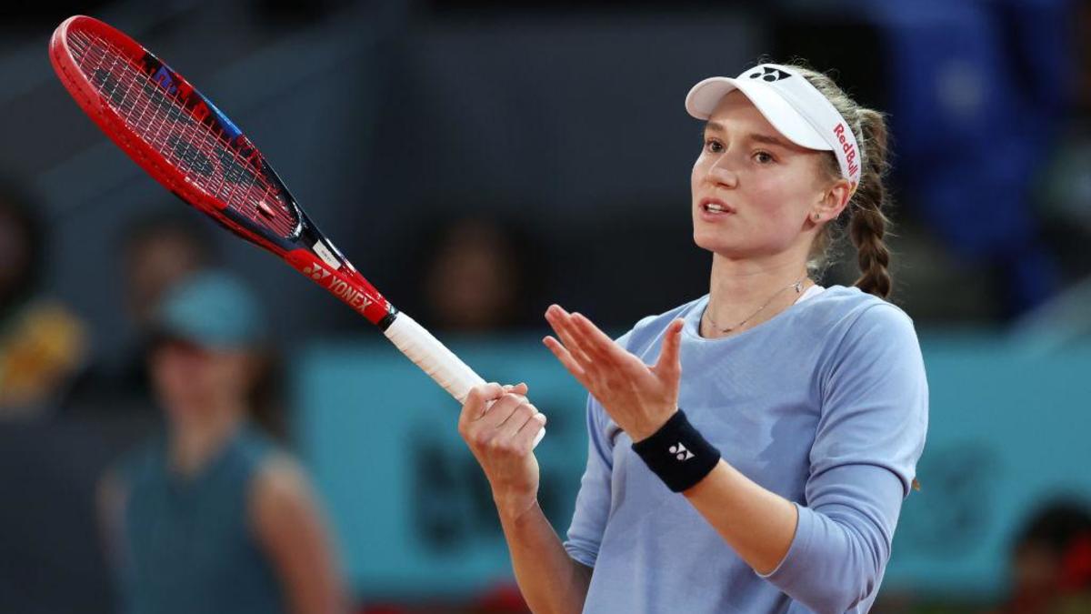 Рыбакина снялась с крупного турнира WTA в Риме из-за болезни — РБК