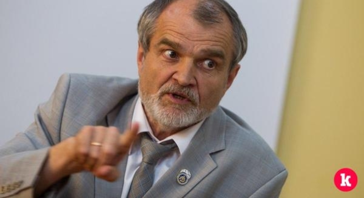 Александр Кузнецов.