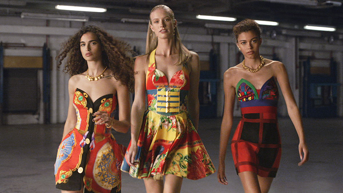 Farfetch продает архивные коллекции Versace | РБК Стиль