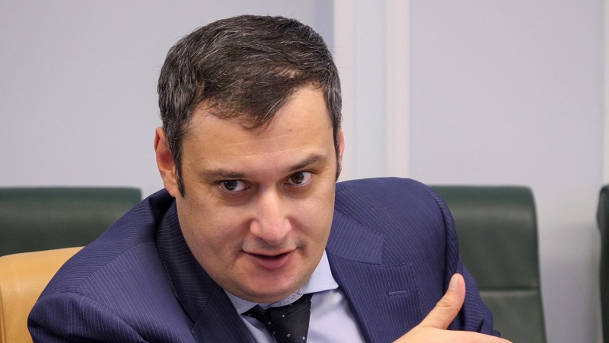 Александр Хинштейн