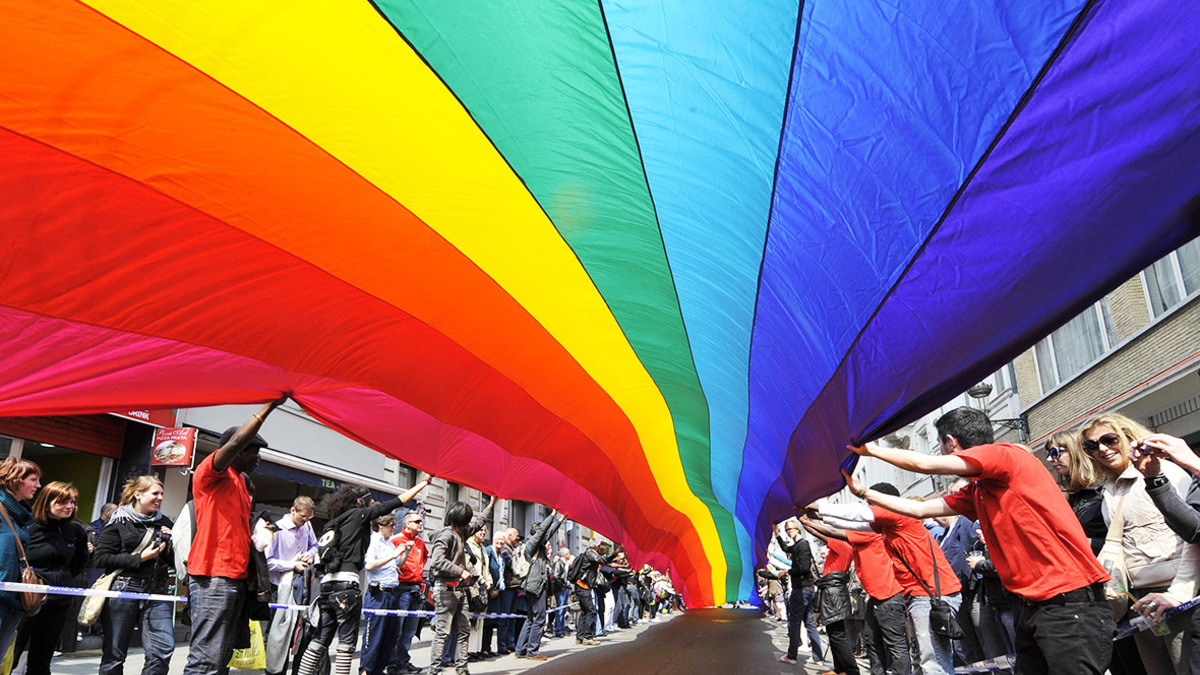 Роспотребнадзор предостерег туристов от гепатита на гей-парадах в Европе —  РБК