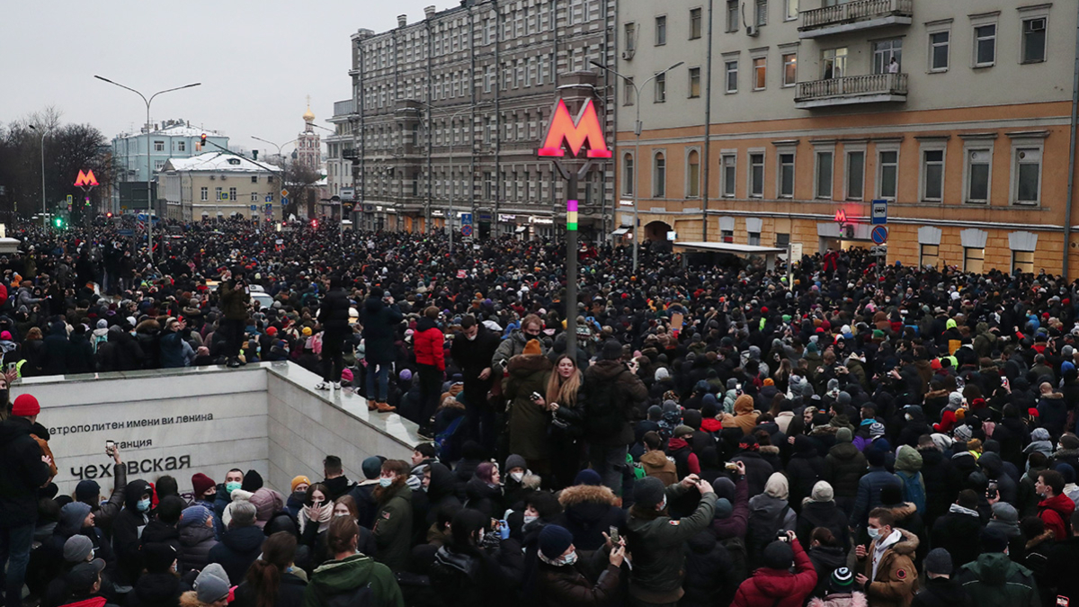 Посол США объяснил публикацию маршрутов акций в поддержку Навального — РБК