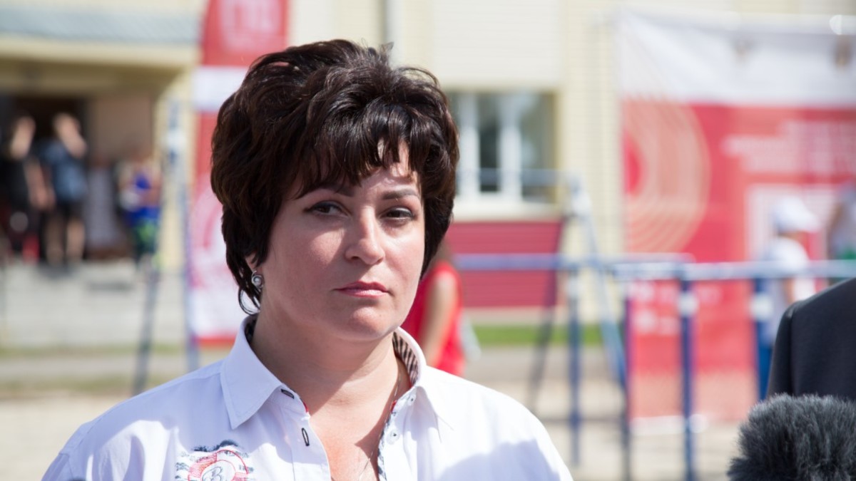 Свою карьеру Светлана Иванова начинала в Заводоуковске, где работала в системе образования и молодежной политики
