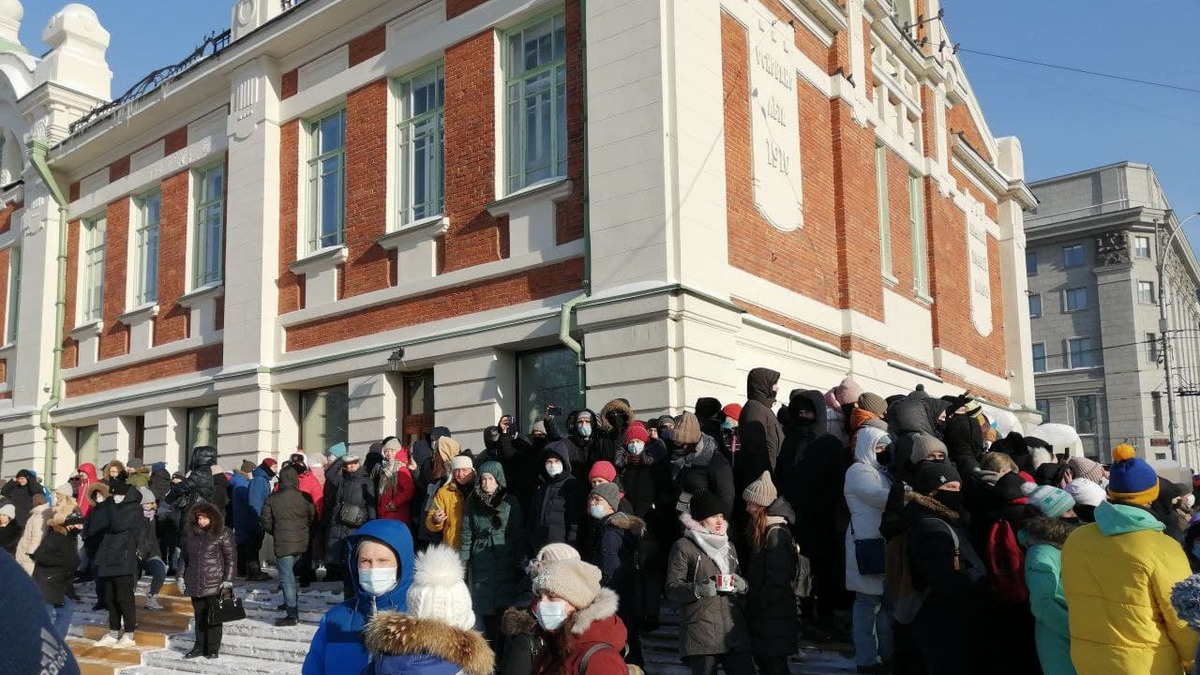 В Новосибирске — вторая несогласованная акция протеста. Фото и видео — РБК