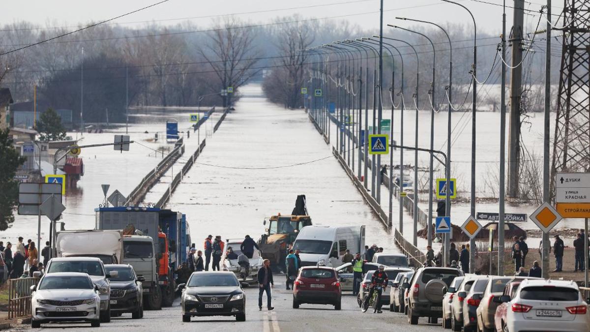 В затопленных районах Оренбургской области эвакуировали 13,1 тыс. человек —  РБК