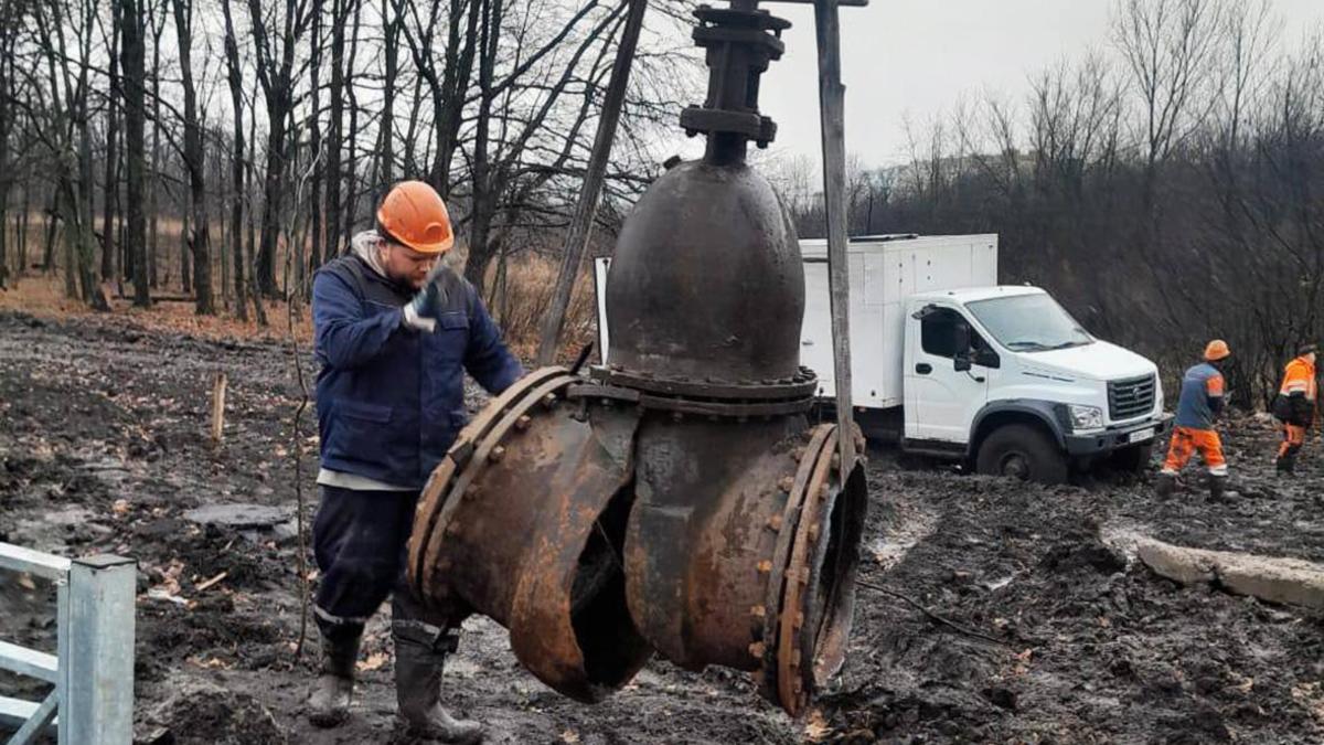 Жители двух районов Воронежа остались без воды из-за коммунальной аварии —  РБК