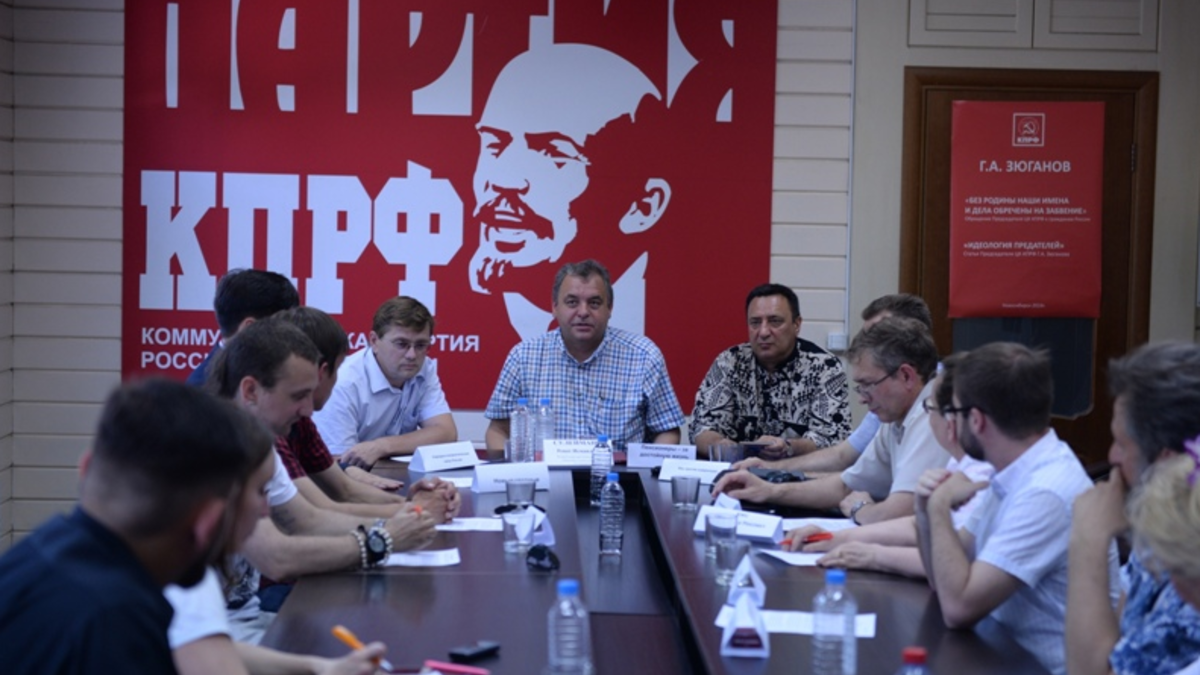 Представители разных партий объединились для борьбы с &laquo;антиконституционной&raquo; инициативой.