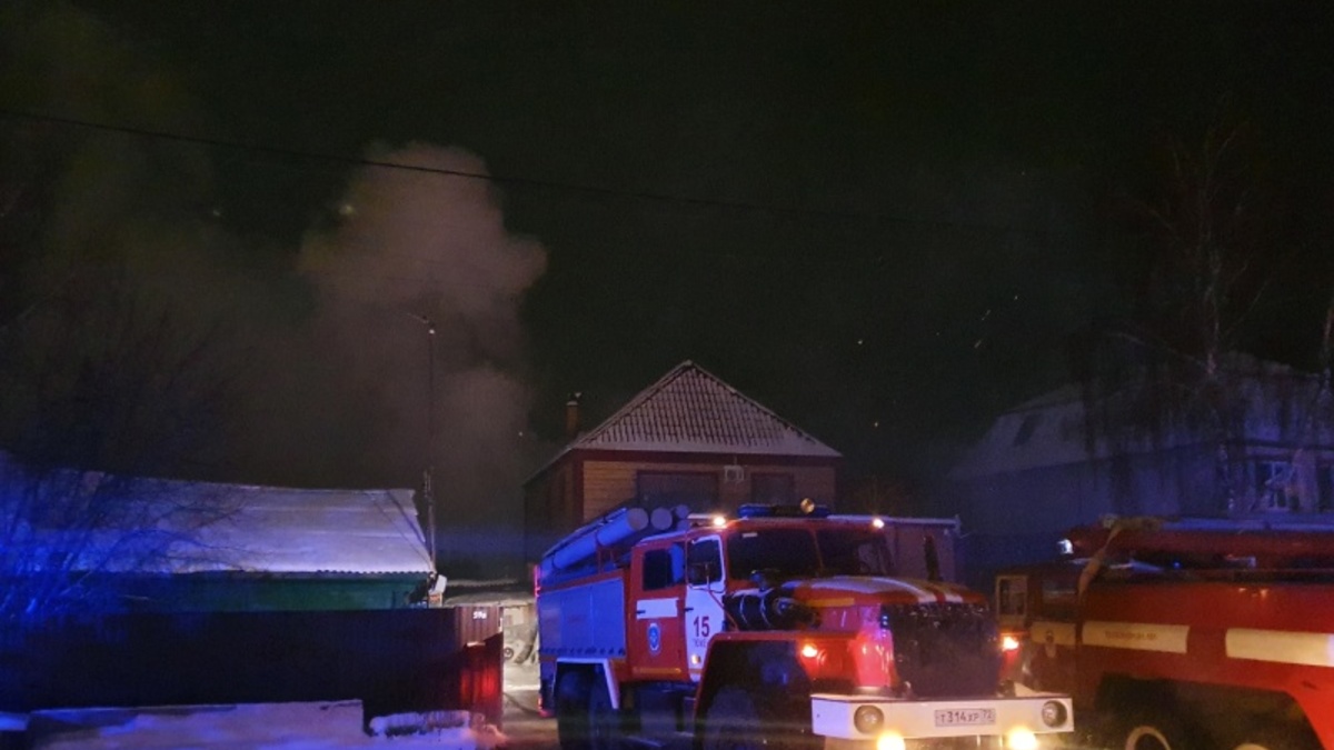 Пожар в частном доме на ул. Трактовой, пос. Боровский Тюменского района.