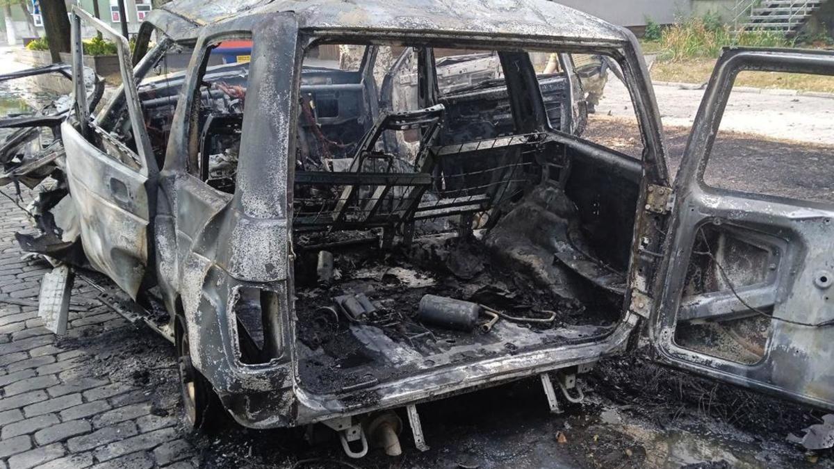 Взорванный автомобиль коменданта Бердянска Артема Бардина