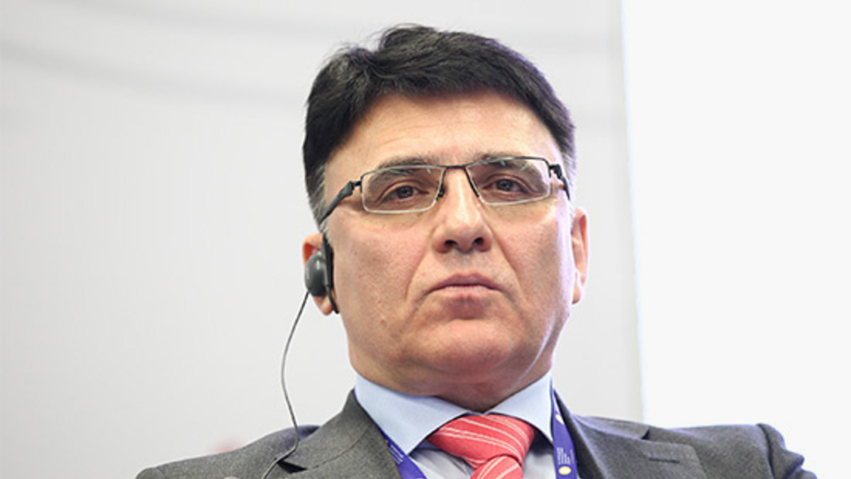 Александр Жаров