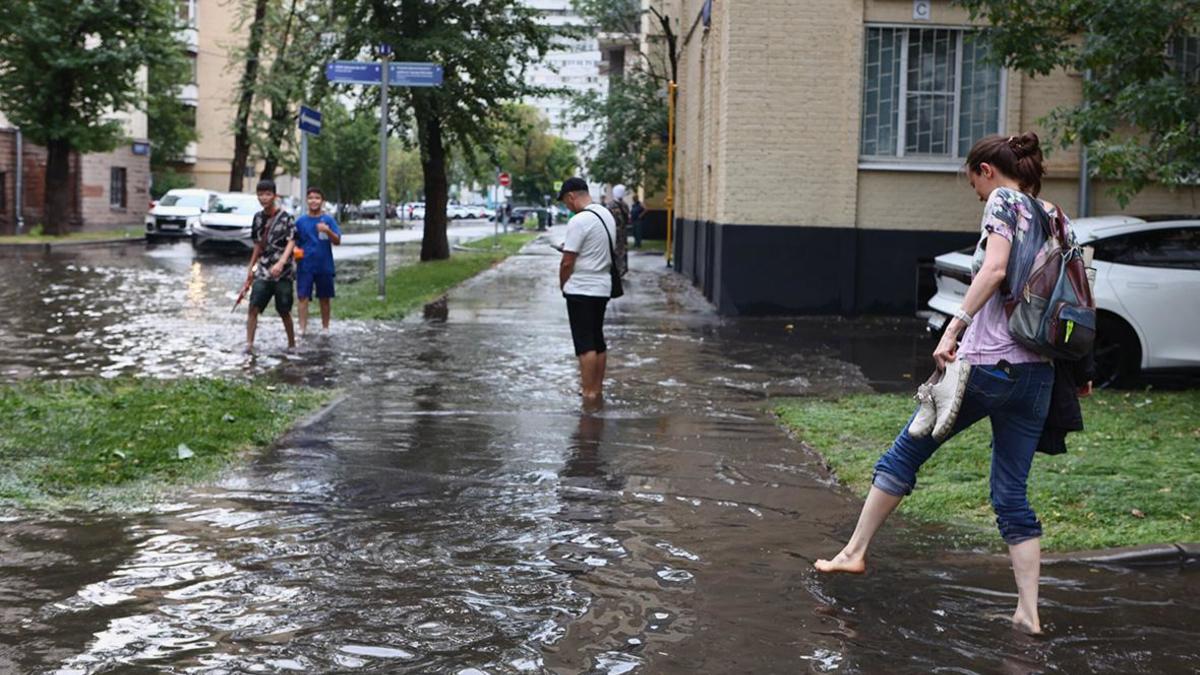 В Москве спрогнозировали вторую волну сильных дождей — РБК