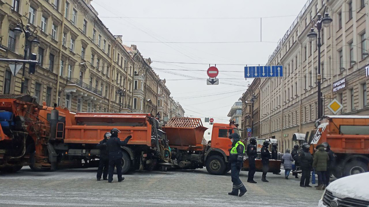 Почему перекрыли движение в центре Санкт-Петербурга сегодня?