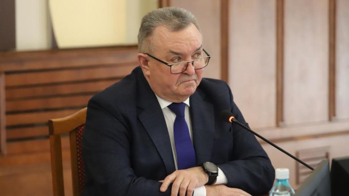 Глава транспортного комитета Заксобрания региона Валерий Ильенко (Фото: пресс-служба Заксобрания Новосибирской области)