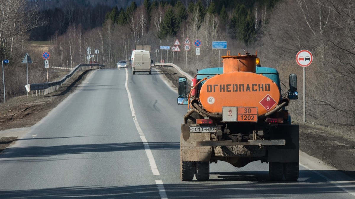 В мае самые большие зарплаты в Тюмени обещают представителям автоотрасли —  РБК