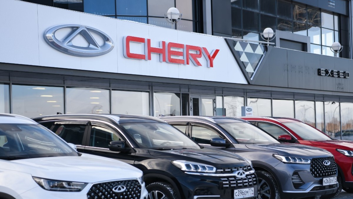 Средние предлагаемые зарплаты в автоотрасли за год увеличились на 21% и в декабре составили 73,8 тыс. руб.