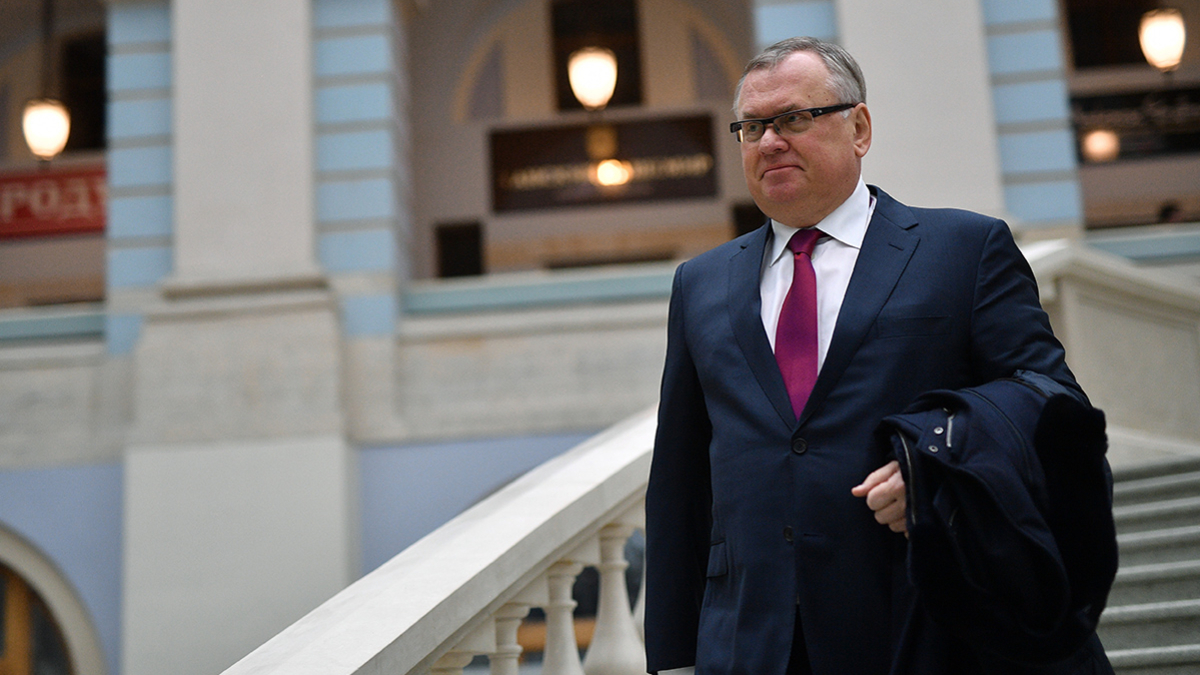 Андрей Костин