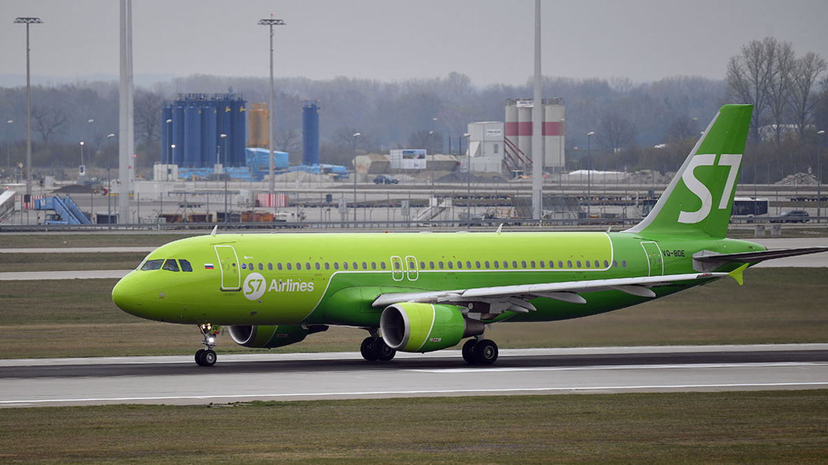 В S7 Airlines приостановили полеты в Западную Европу из-за коронавируса —  РБК