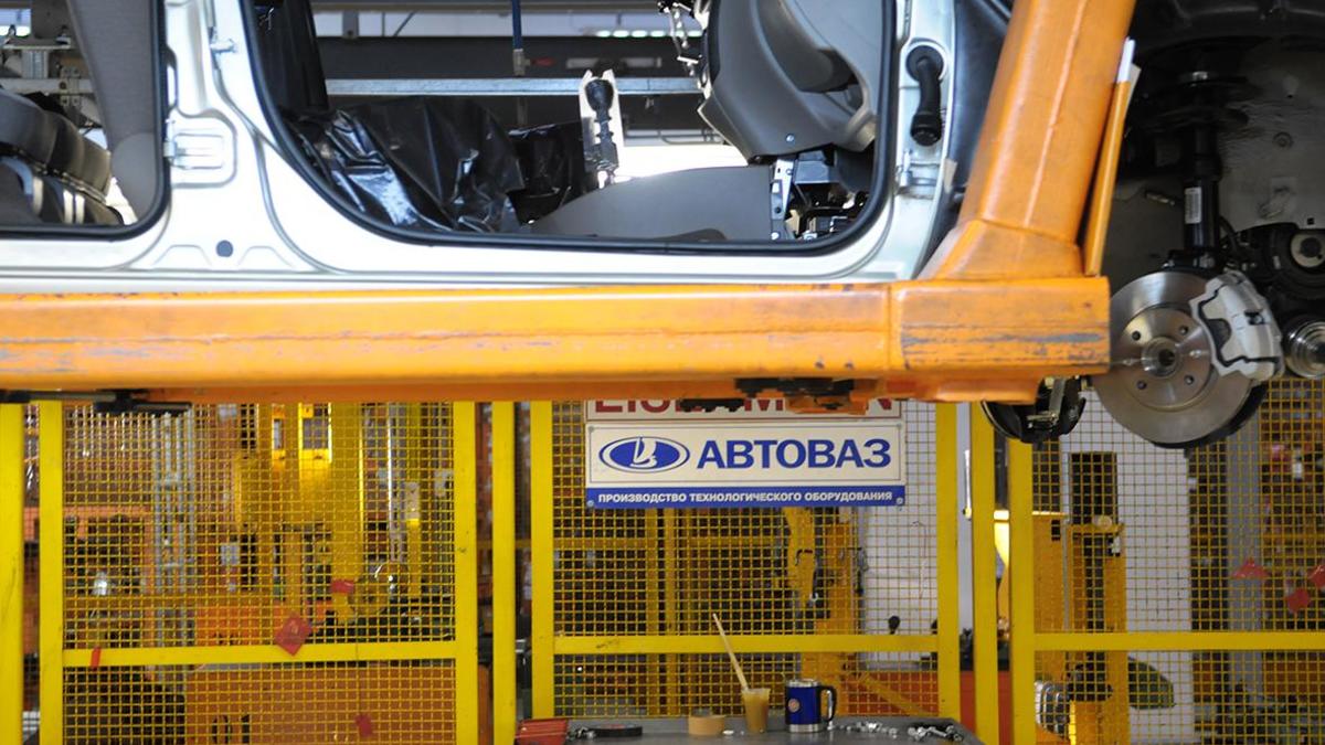 АвтоВАЗ начал производство Lada в Азербайджане — РБК