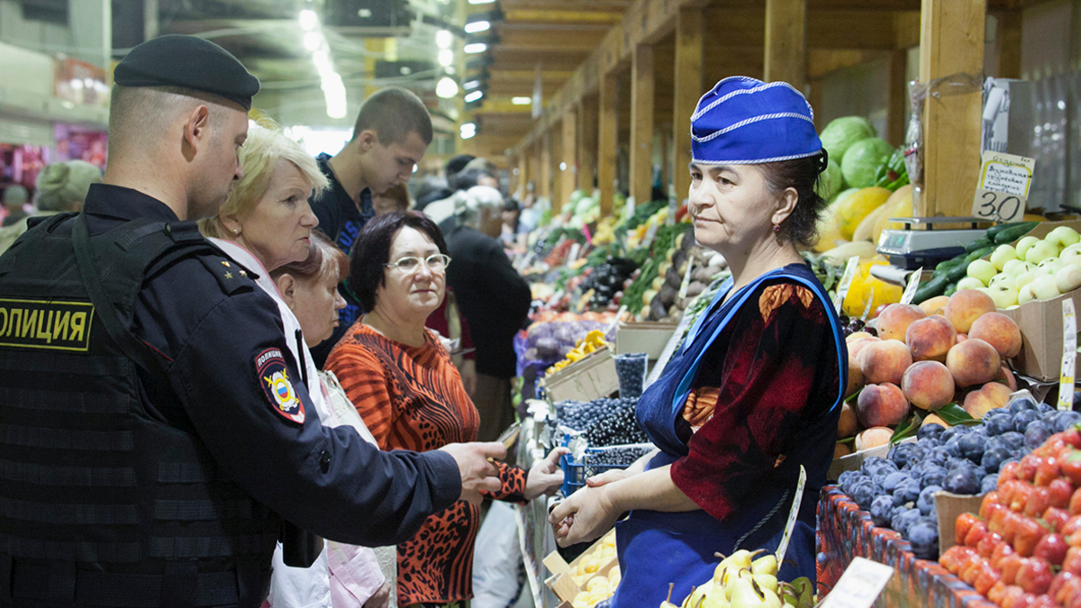 Рынок «Теплый Стан» перекрыли для борьбы с нелегальными мигрантами — РБК