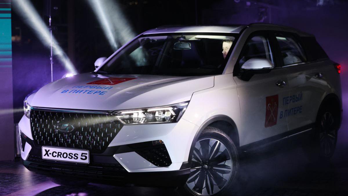 В Санкт-Петербурге начался выпуск автомобилей Lada X-Cross 5 :: Autonews