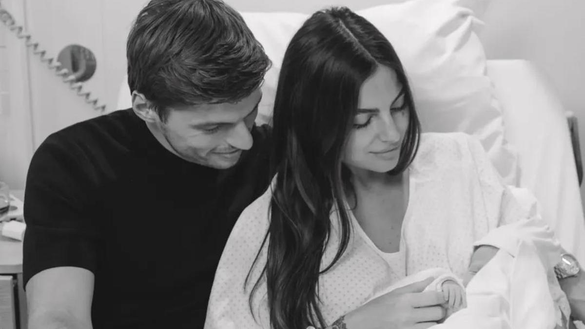 Трусикамен мастурбация жасауды қараңыз Трусикисіз Дженна Джеймесон