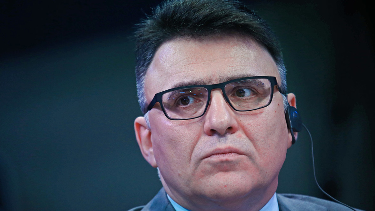 Александр Жаров