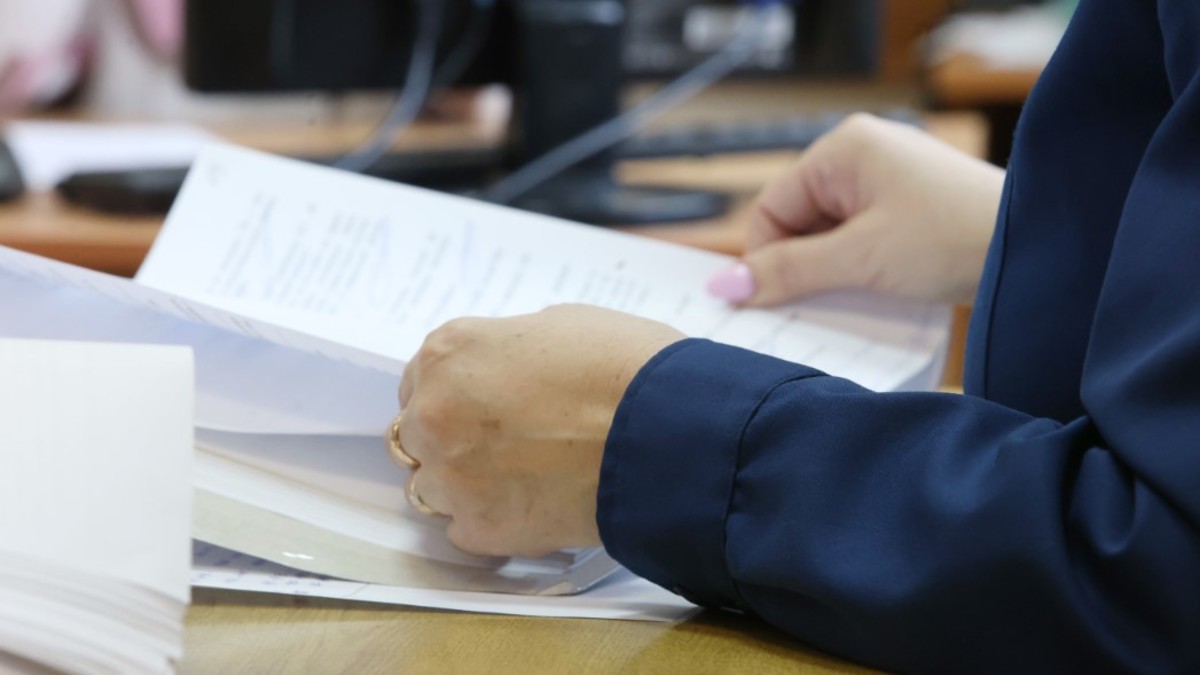 В строении разрушаются стены