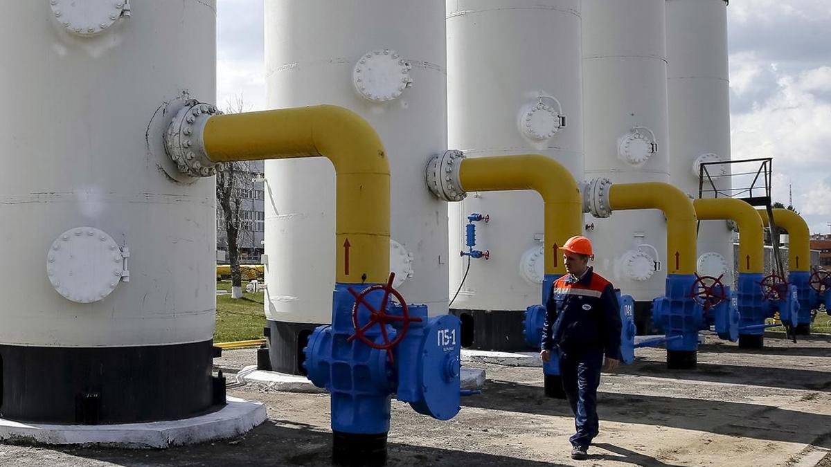 Газпром» пригрозил сократить объем транзита газа через Украину — РБК