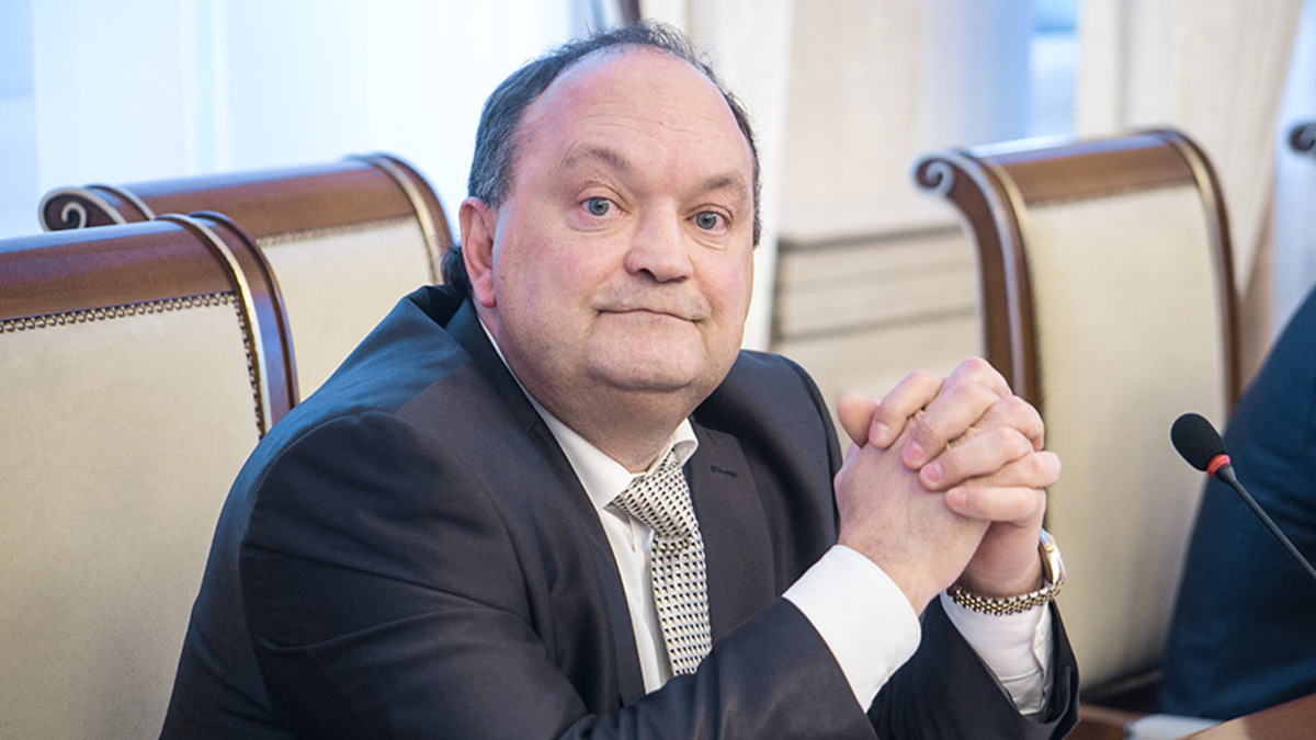 Владислав Плотников