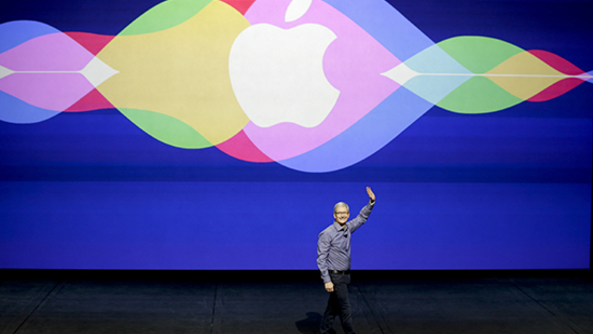 Глава Apple Тим Кук на презентации новых продуктов