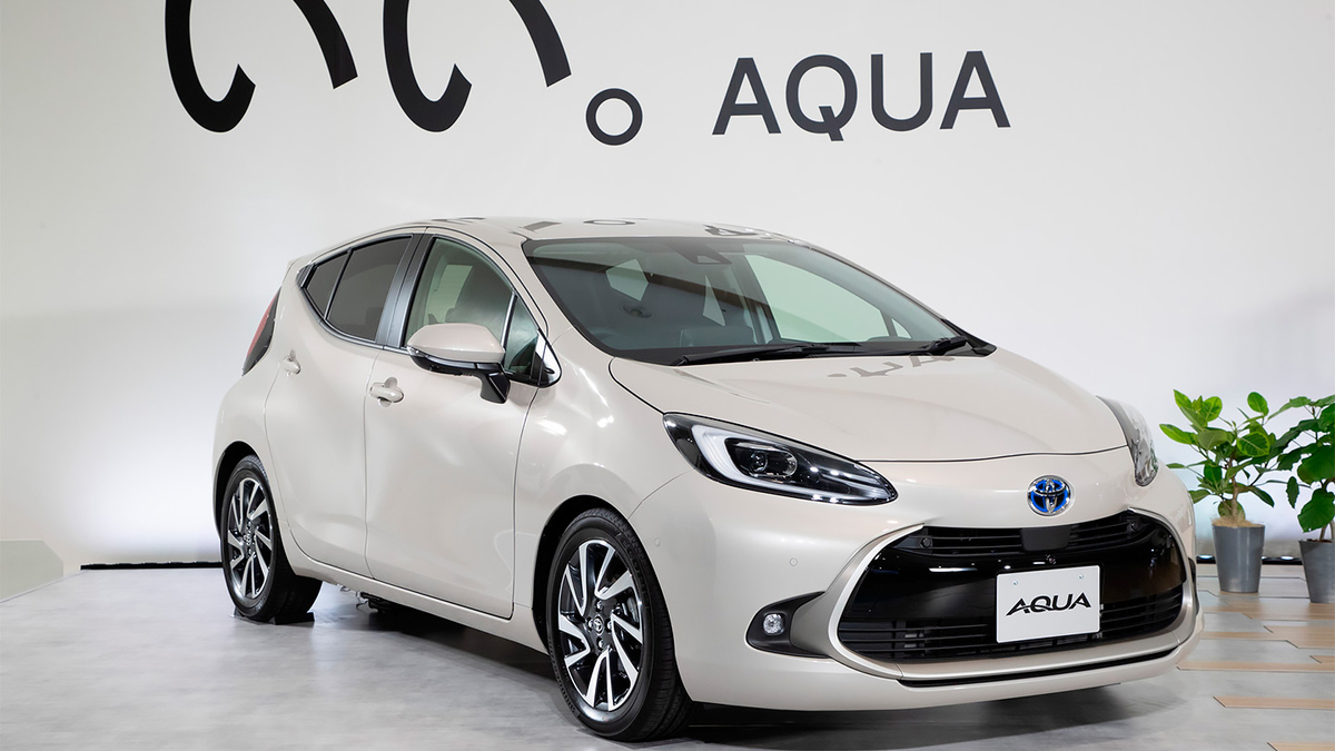 Гибридный хэтчбек Toyota Aqua: характеристики, салон, фото :: Autonews