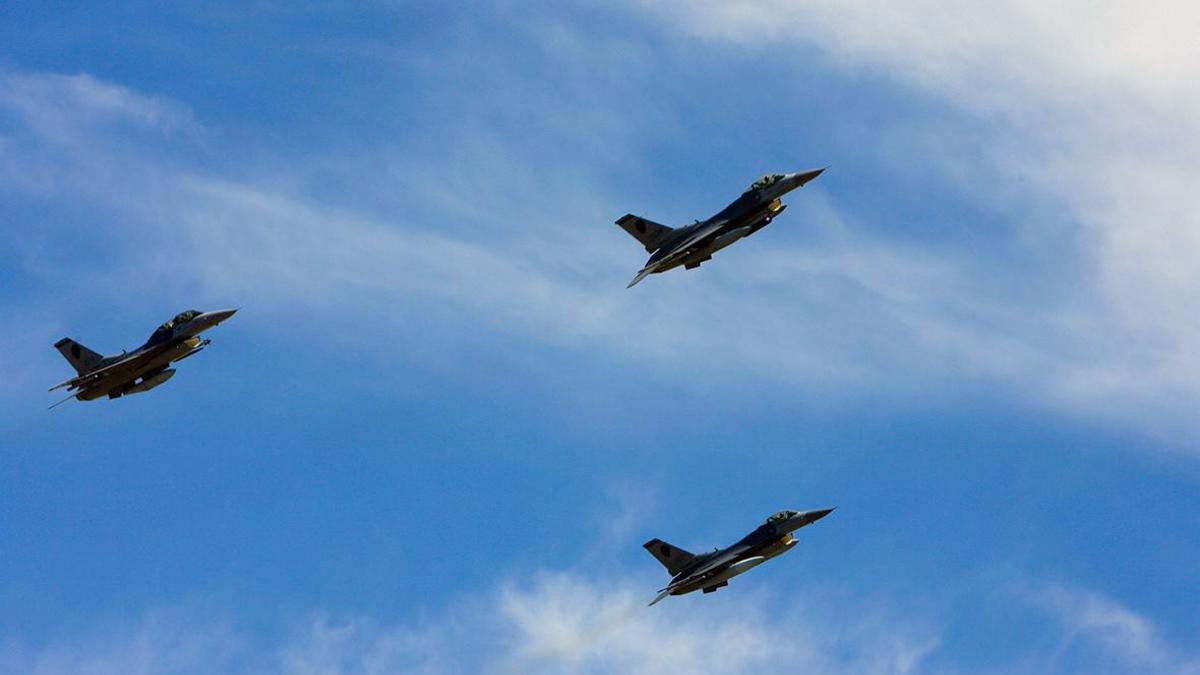 Истребители F-16