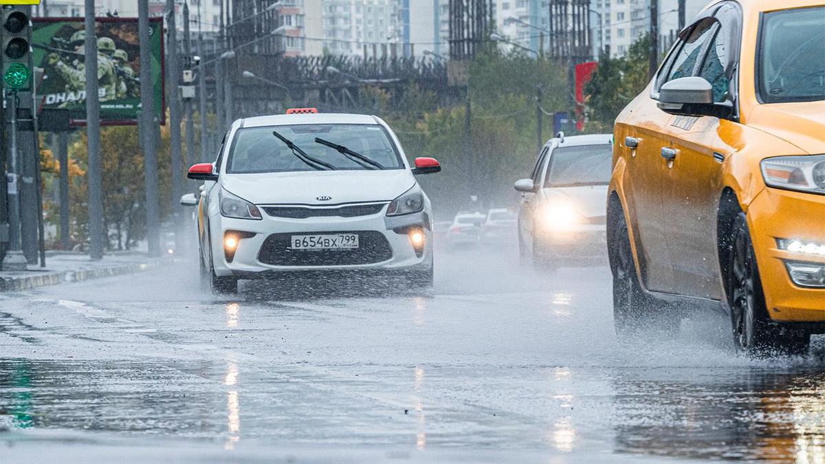 Как безопасно ездить в дождь. Четыре простых совета от ГИБДД :: Autonews