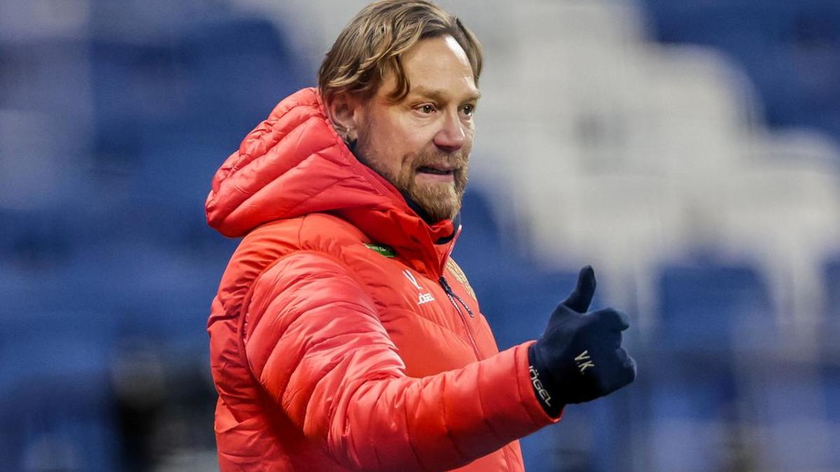 Валерий Карпин