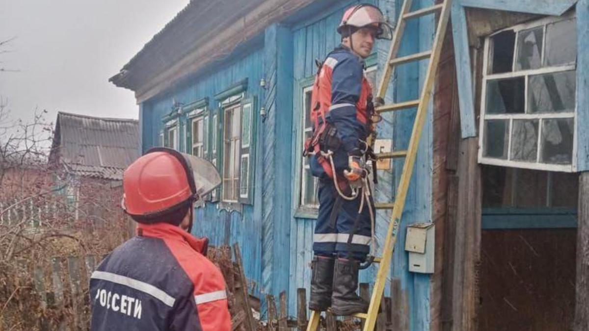 Минэнерго назвало число оставшихся без света из-за урагана в Сибири — РБК