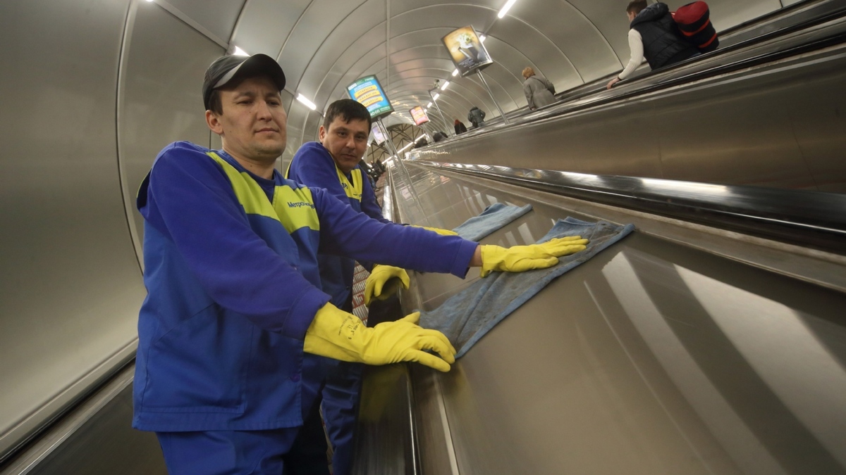 В Петербурге открыли после ремонта станцию метро «Сенная площадь» — РБК