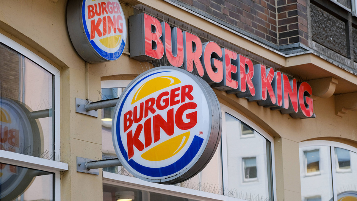 Burger King приостановил операции на российском рынке — РБК