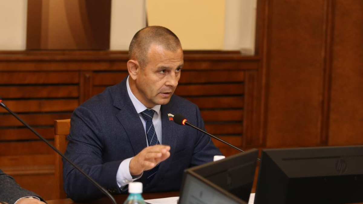 Глава комитета по государственной политике, законодательству и местному самоуправлению Игорь Умербаев