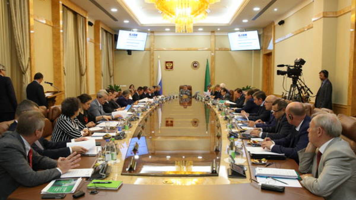 Фото: Заседание Совета директоров ОАО «Татнефтехиминвест-холдинг», пресс-служба президента РТ
