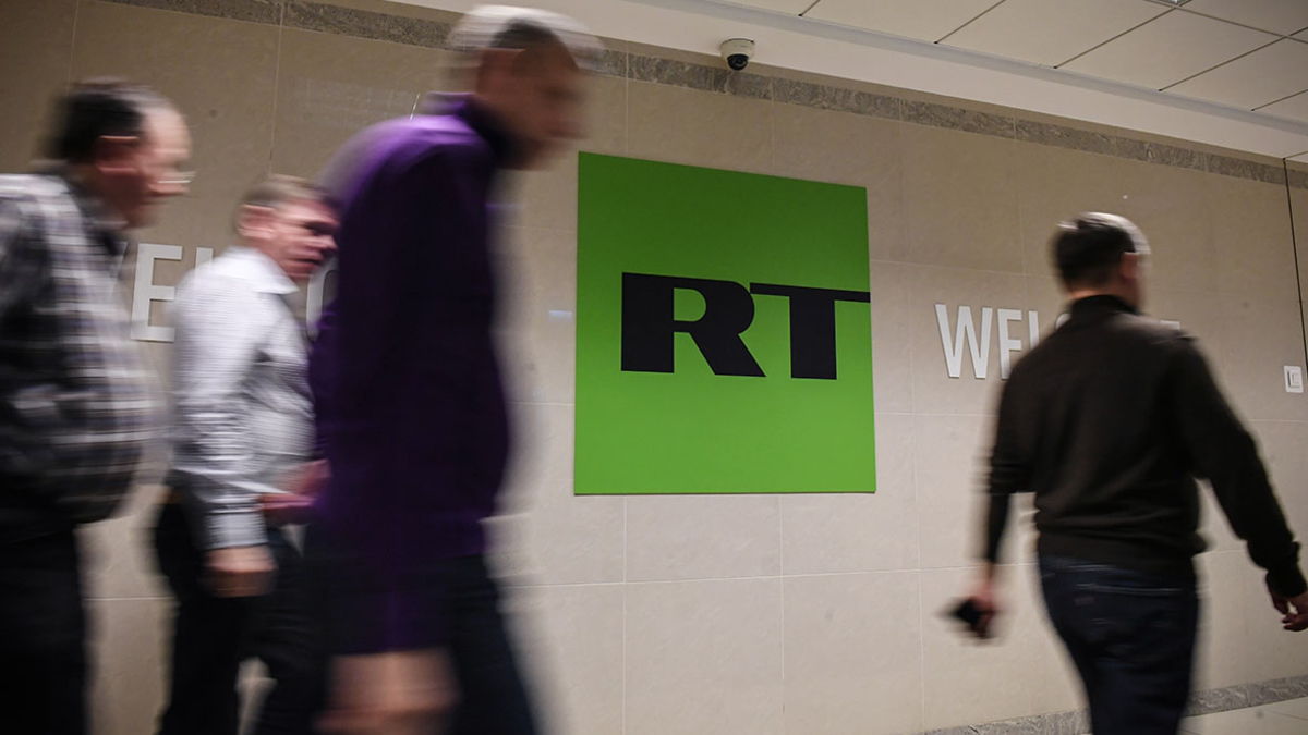 RT объяснил иск к Навальному и Соболь — РБК