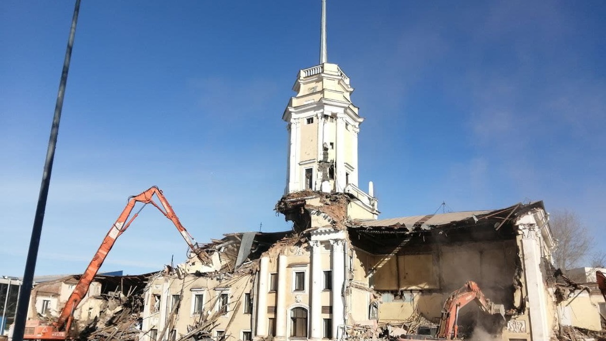 Начался снос старейшего здания в петербургском «Ленэкспо» — РБК