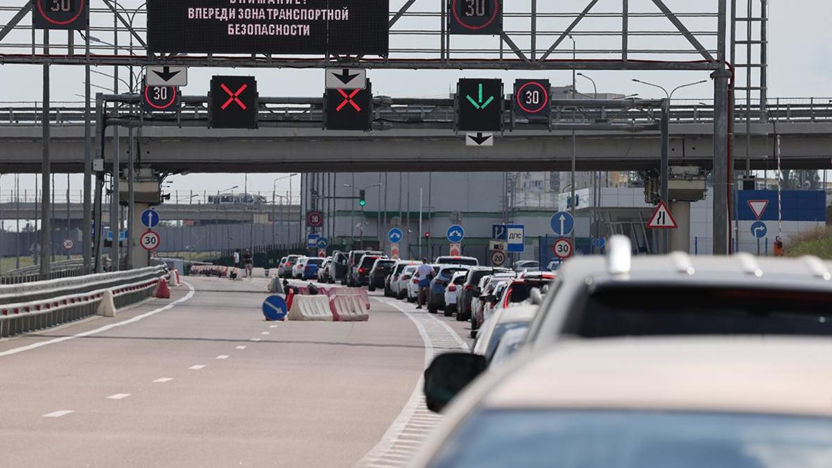 Движение по Крымскому мосту приостановили на семь часов — РБК