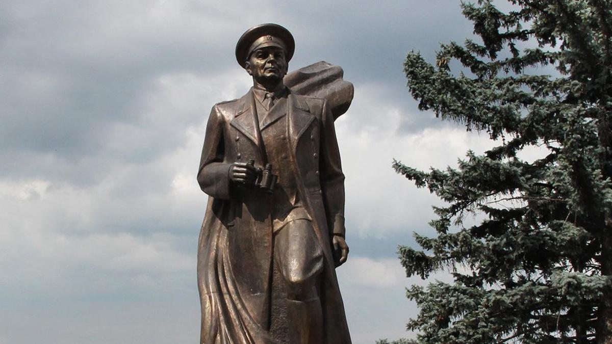 Памятник Василию Маргелову в Днепре