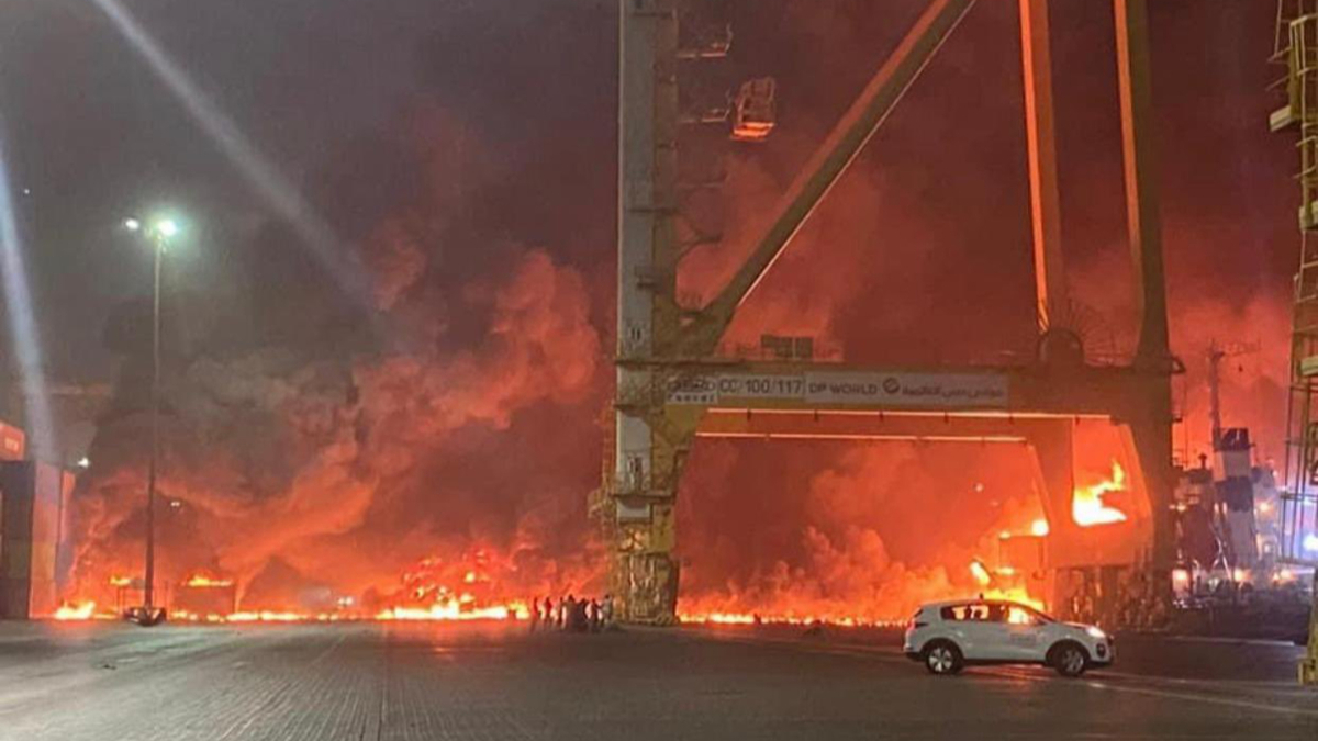 В порту Дубая прогремел взрыв — РБК